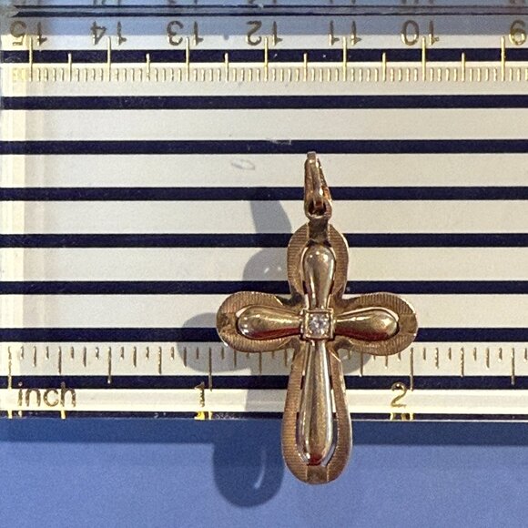 14K Yellow Gold Cross Pendant Charm 4.9 g - Picture 6 of 7